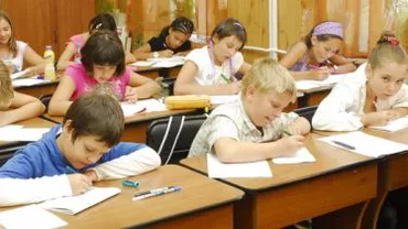 Elevii se întorc la cursuri după o săptămână de vacanță