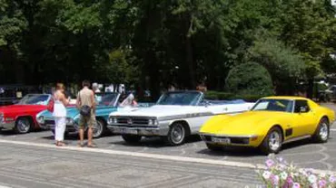 Bucureștiul găzduiește o expoziție de mașini istorice, în Parcul Carol