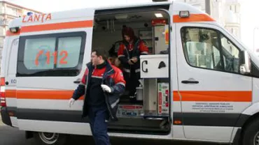 Trei copii din Vaslui au fost obligați de tatăl lor să se dea cu capul de pereți: Au ajuns la spital cu lovituri la față