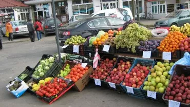 Peste 140 de polițiști verifică firmele de import legume-fructe din Capitală