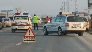 O mașină a Ambasadei Cehiei, implicată într-un accident rutier pe DN1, la ieșirea din București