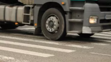 Cluj: O persoană a fost rănită, după ce un TIR s-a răsturnat pe șoseaua de centură