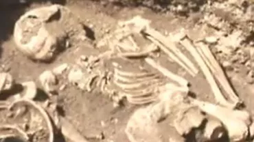 Morminte din Epoca Bronzului, descoperite lângă Ploiești de câțiva muncitori (VIDEO)