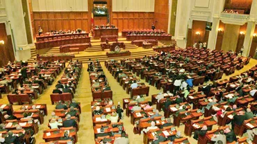 Deputații revin marți în plen: Dezbaterea moțiunii PDL privind companiile de stat, pe ordinea de zi