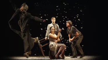 Fantasmagoria, un spectacol între pantomimă și circ, pus în scenă de compania de teatru a lui Dan Puric