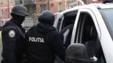 Percheziții la clanurile interlopilor și ale romilor din Buzău