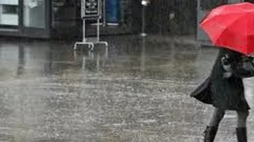 Vreme în răcire în întreaga țară: Încep ploile însoțite de descărcări electrice. Vezi prognoza meteo pentru următoarele două săptămâni