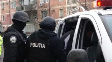 Percheziții în București și trei județe pentru prinderea unor suspecți de fapte de violență