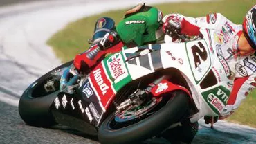 Castrol a retras de pe piață 408 litri ulei de motor pentru scutere și motociclete după ce o parte din lot a fost contaminat cu apă