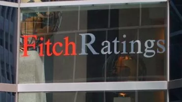 Fitch: Ratingul Greciei, îmbunătățit de la CCC la B-, rămas însă în categoria ”junk”