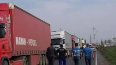 Trafic îngreunat pe DN 7: Sute de camioane așteaptă într-o coloană de șase kilometri înainte de Nădlac