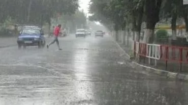 Meteorologii au emis o informare de vreme severă: Ploi torențiale și căderi de grindină sunt așteptate până vineri