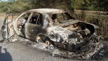 Mehedinţi: Cadavru carbonizat descoperit într-o maşină cu numere de Bulgaria