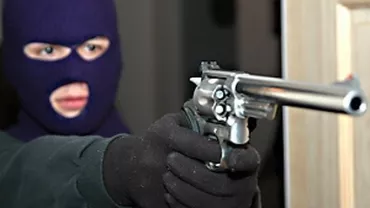 Jaf armat la o sucursală Volksbank din Slobozia: Agresorul a reușit să fugă cu 1.000 de lei
