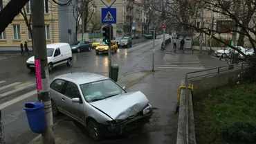 O maşină a Ambasadei Indiei a provocat un accident rutier în intersecţia unde și-a pierdut viața Teo Peter