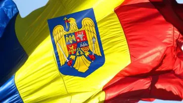 Noua Constituție prevede introducerea stemei țării pe tricolor