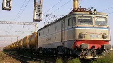 Privatizarea CFR Marfă, în linie dreaptă: Trei oferte neangajante pentru preluarea companiei