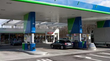 O valiză abandonată a fost găsită lângă o benzinărie din Piatra Neamț