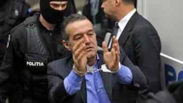 Banii confiscaţi în cazul "Valiza" ar trebui să ajungă la FRF, conform Regulamentului disciplinar