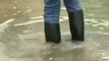 Inundații în Moldova: Zeci de locuințe, inundate în Neamț și Suceava. Un sat a rămas izolat, iar unele culturi au fost distruse