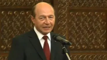 Traian Băsescu: Revizuirea actuală a Constituției reprezintă un risc de blocare a statului