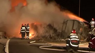 Un tir a luat foc pe Autostrada Bucureşti-Piteşti: Un şofer care a intervenit pentru ajutor a fost rănit