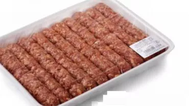 Kaufland: Carnea de mici în care s-a depistat salmonella este de pasăre și se vinde foarte puțin