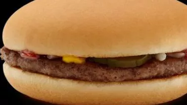 Hamburgerii, un pericol pentru sănătate: Nutriționiștii trag un semnal de alarmă (VIDEO)