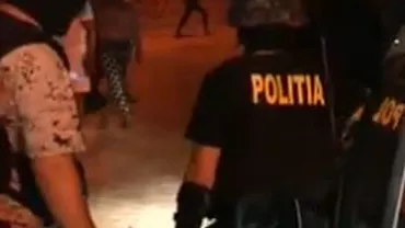 Slobozia: Bătaie cu topoare și bâte între jandarmi și romi, după ce mai multe persoane au fost prinse la furat (VIDEO)