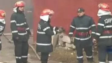Un incendiu a izbucnit într-un apartament din Sectorul 2 al Capitalei: Un bărbat a fost dus la spital