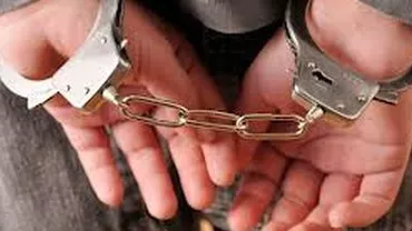 Un tânăr de 24 de ani a fost arestat după ce a șantajat o fată pe internet