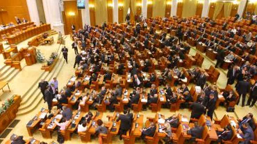 Parlamentarii şi-au adoptat noul Statut, într-o şedinţă extraordinară: Articolele neconstituţionale, eliminate