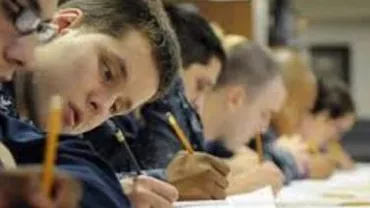 Constanța: 21 de candidați, prinși copiind, au fost eliminați de la limba română de la bac