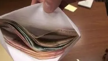 Inspector școlar din Sibiu, urmărit penal, după ce ar fi luat 500 de euro de la un elev care avea nevoie de ajutor la bacalaureat