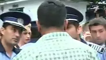 Tatăl unei eleve de la liceul Bolintineanu, dosar penal după ce s-a încăierat cu polițiștii