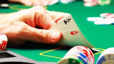 Iaşi: Doi bărbaţi, cercetaţi pentru organizarea de jocuri ilegale de poker