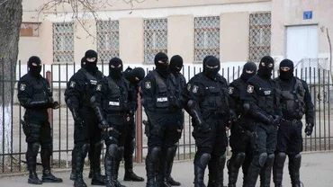 Percheziții în 5 penitenciare și în 11 județe la suspecți de înșelăciuni prin metoda „Accidentul”