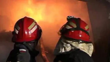 Incendiu puternic în zona Parcului Cișmigiu din Capitală: O persoană și-a pierdut viața