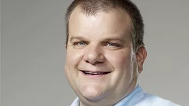 Bob Mansfield, vicepreședinte al Apple, se retrage din funcție: Urmează o colaborare pentru proiectele speciale