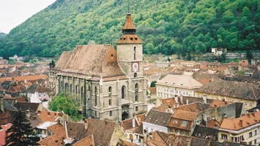 Peste 1.400 de morminte din Evul Mediu, descoperite la Biserica Neagră din Braşov