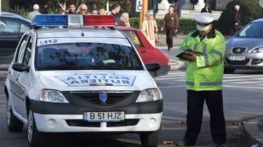 Noul cod rutier: Mopediştii şi motocicliştii nu mai au voie, de joi, să transporte pasageri băuţi
