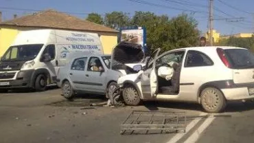 Constanța: Trei morți și trei răniți, după ce două autoturisme s-au ciocnit frontal