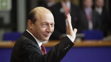 Traian Băsescu a început cursurile de reconfirmare a brevetului de comandant de navă
