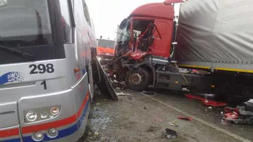 Sibiu: Cinci răniți într-un accident produs pe DN 1. Traficul este blocat
