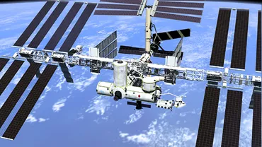 Doi astronauți de pe Stația Spațială Internațională au ieșit pe orbită să repare o antenă