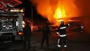 Giurgiu: O mașină a ars în proporţie de 95% după ce a luat foc de la un scurtcircuit electric