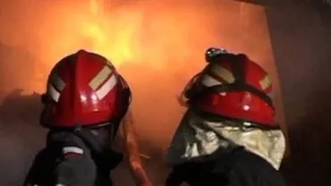 Incendiu într-un apartament din București: Șase persoane au fost intoxicate