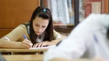 Constanța: O elevă a plătit 50 de lei pentru a fi lăsată să copieze la bac