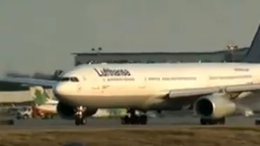 Aterizare de urgență pe aeroportul din Sibiu, după ce un avion Lufthansa a lovit un stol de păsări