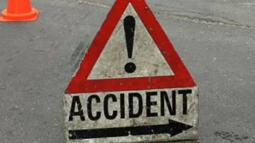 Bistrița: Patru tineri, grav răniți după ce mașina în care se aflau a lovit un cap de pod